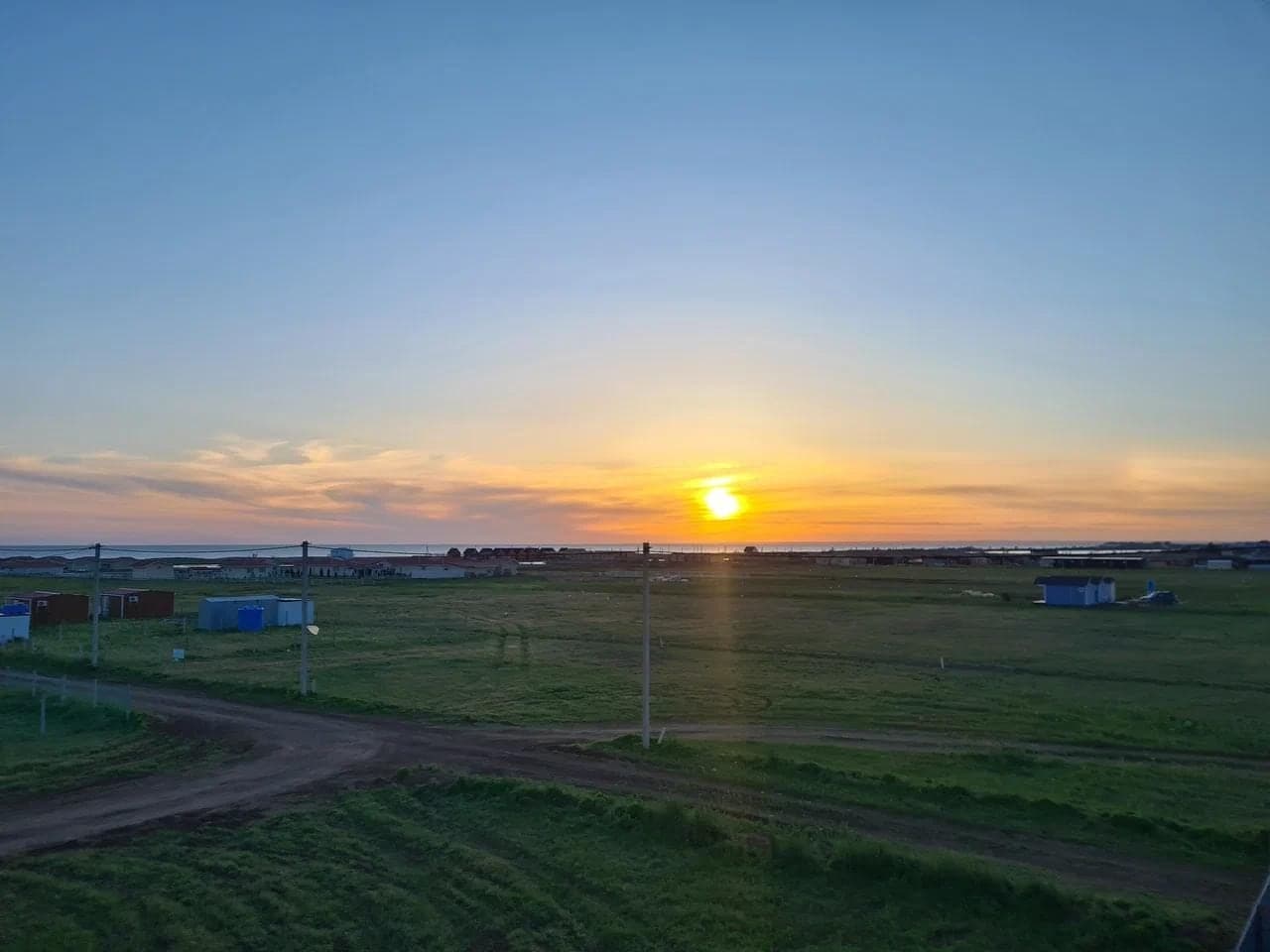 Село Молочное на закате